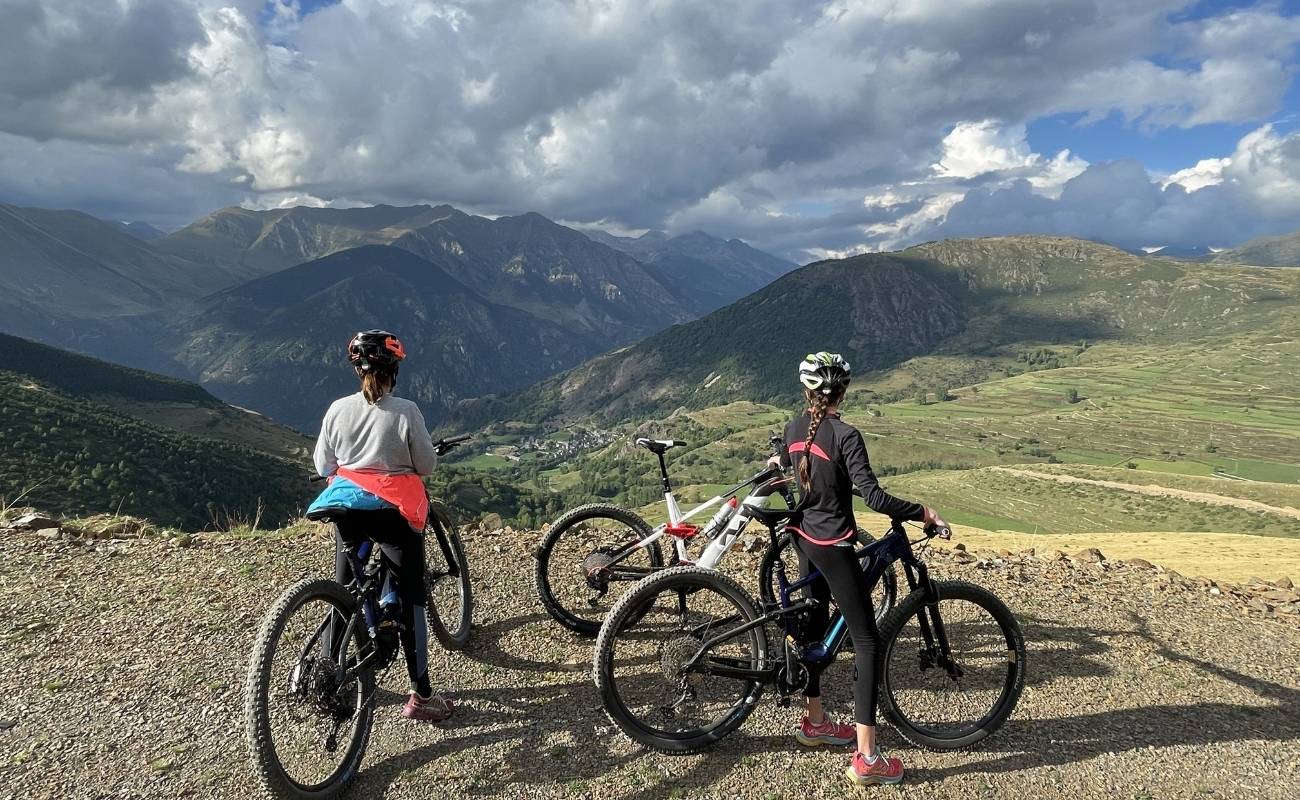 Mejores estaciones del año para montar en bici en el Pirineo catalán